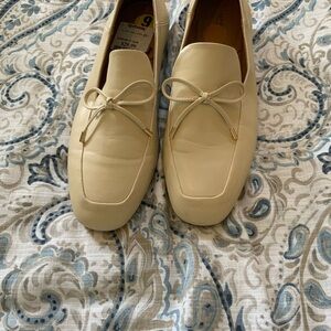 Woman’s Cream Loafers